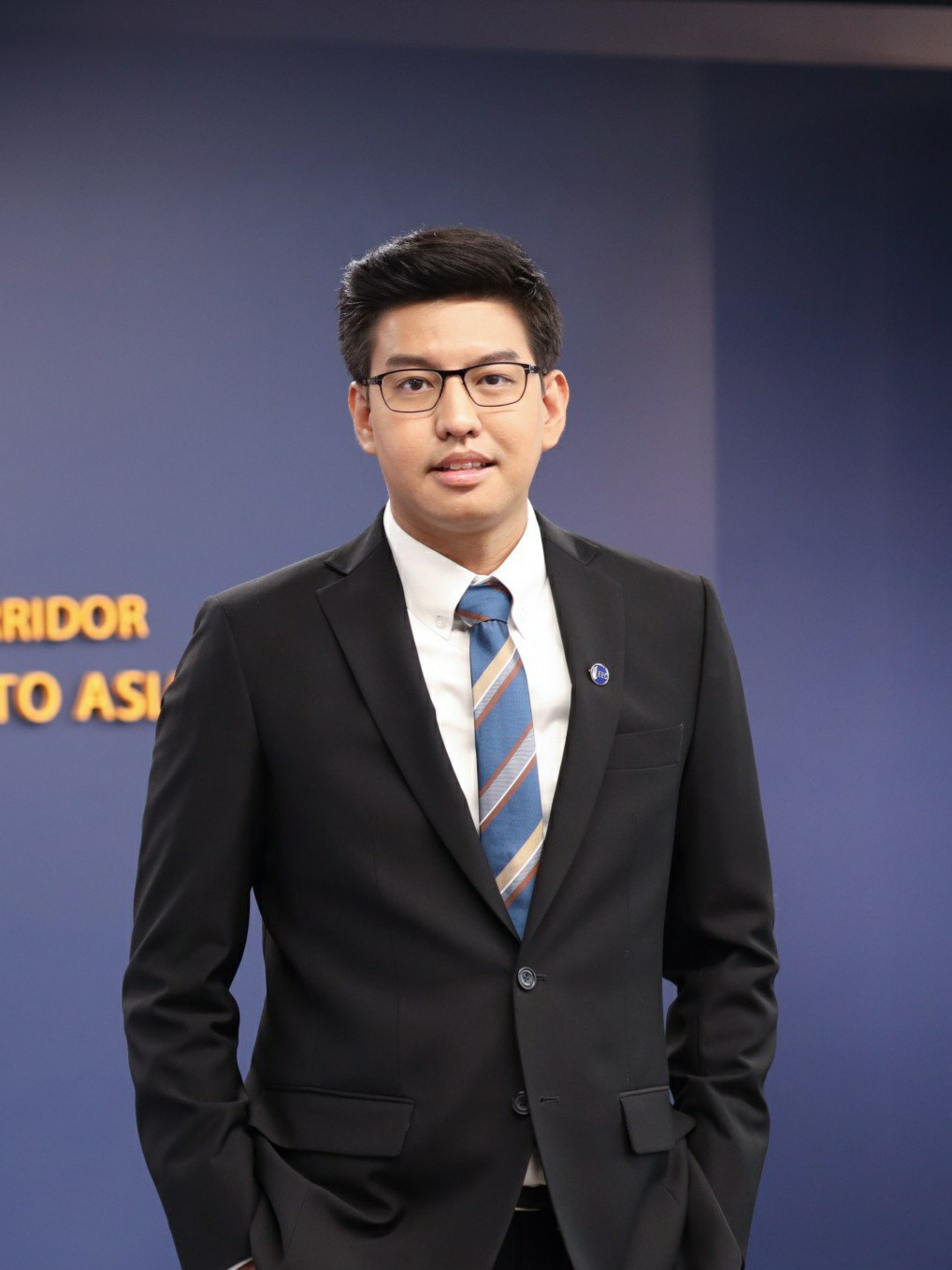 Alumni Korthong Thongtham Na Ayutthaya Erfolgreicher Absolvent der Fakultät Gestaltung